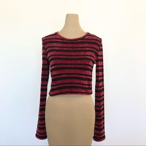 {Vestique} Striped Cropped Sweater